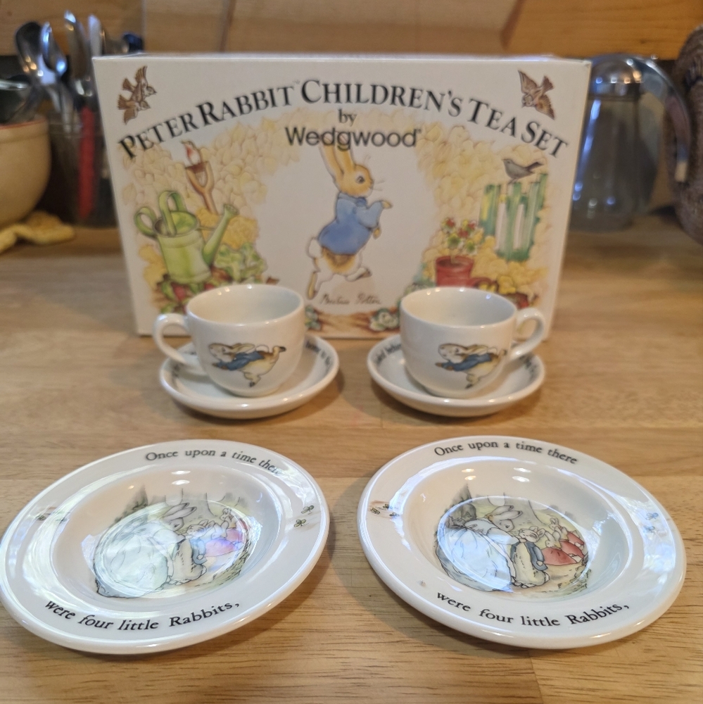 Vintage Peter Rabbit Children's Tea Set by Wedgwood 6 Piece Set